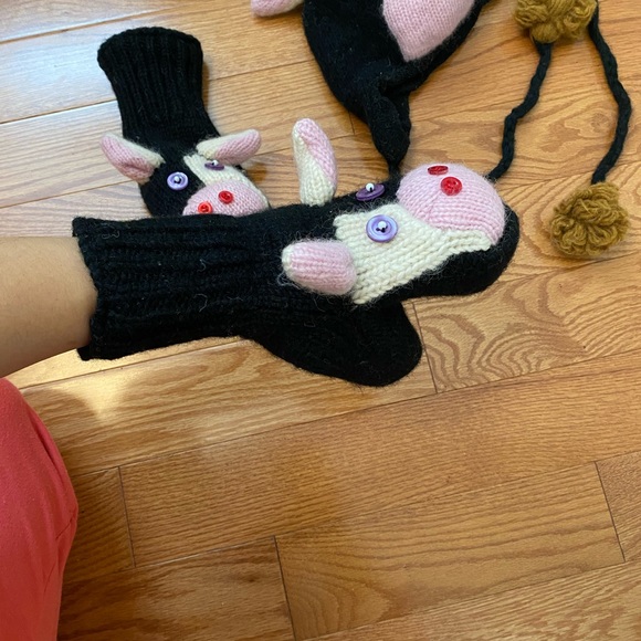 100% wool - toque and mitt cow set novelty - Picture 2 of 6